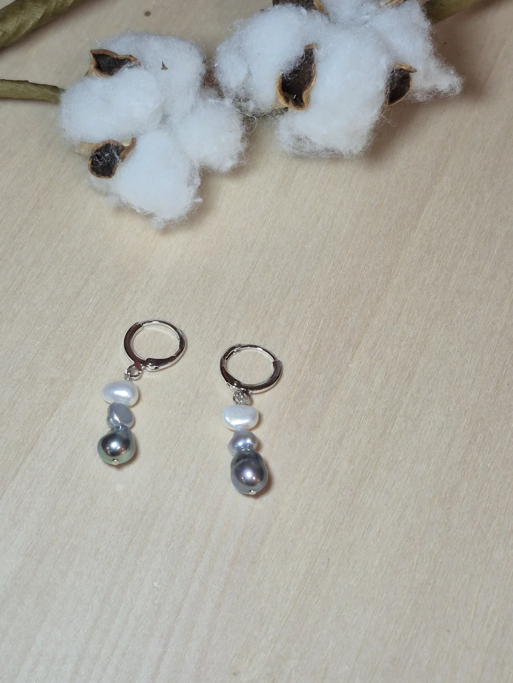 🩶🤍NEW🩶🤍 BEAUTIFUL!! TRI-COLOR Ombre FRESHWATER PEARL Dangle Earrings
